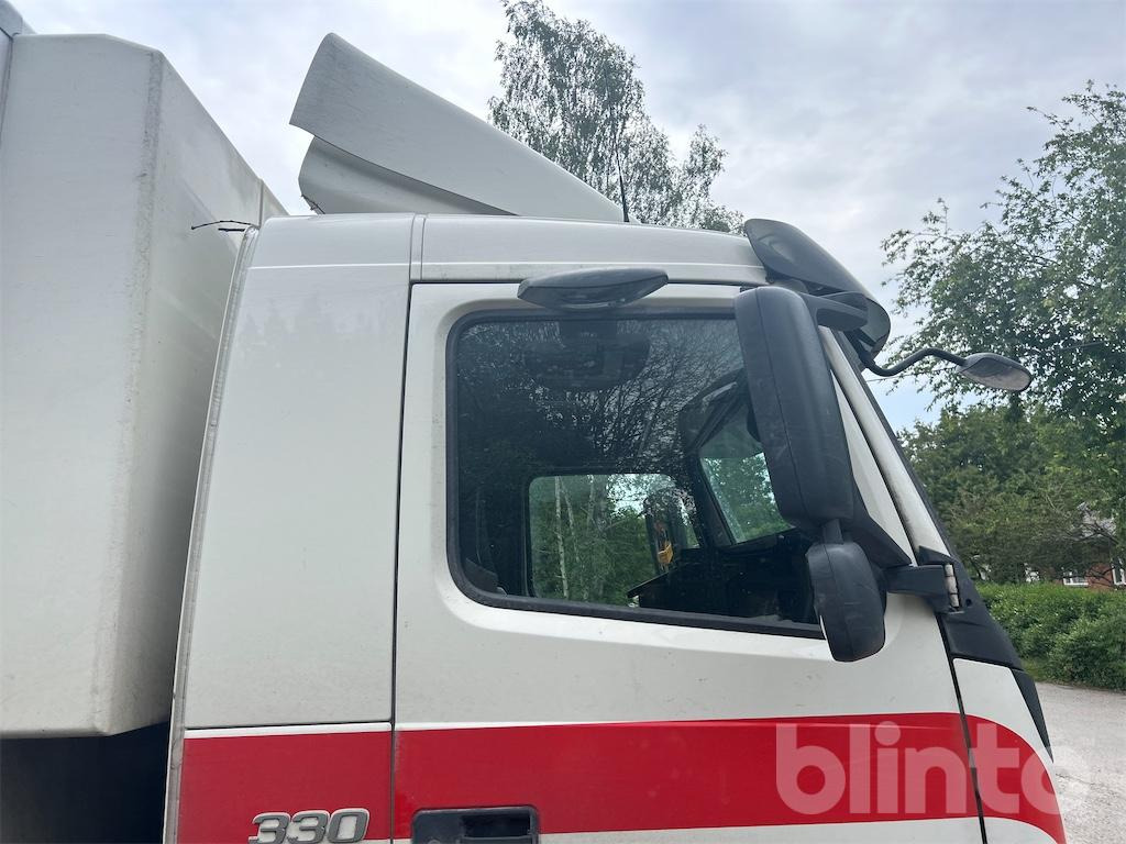 شاحنة الفريزر VOLVO FM 330: صورة 16