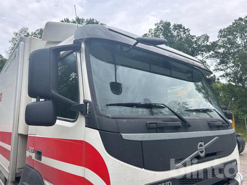 شاحنة الفريزر VOLVO FM 330: صورة 13