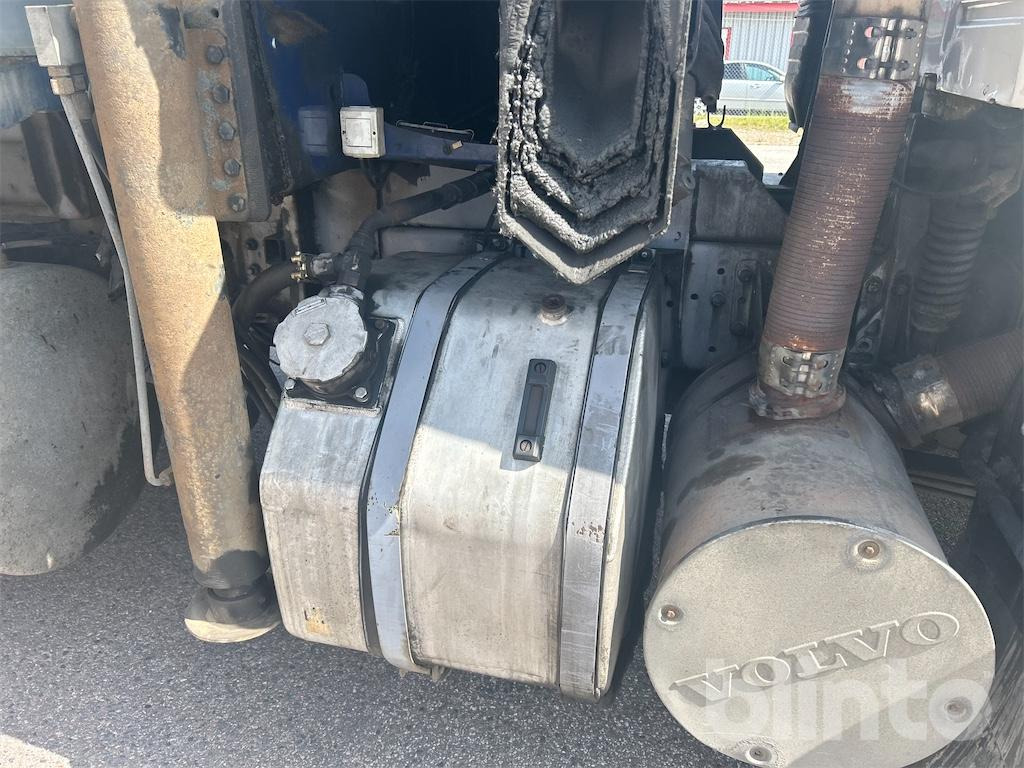 شاحنة قلاب, شاحنة كرين VOLVO FM7 6*2 - Tippflak: صورة 36