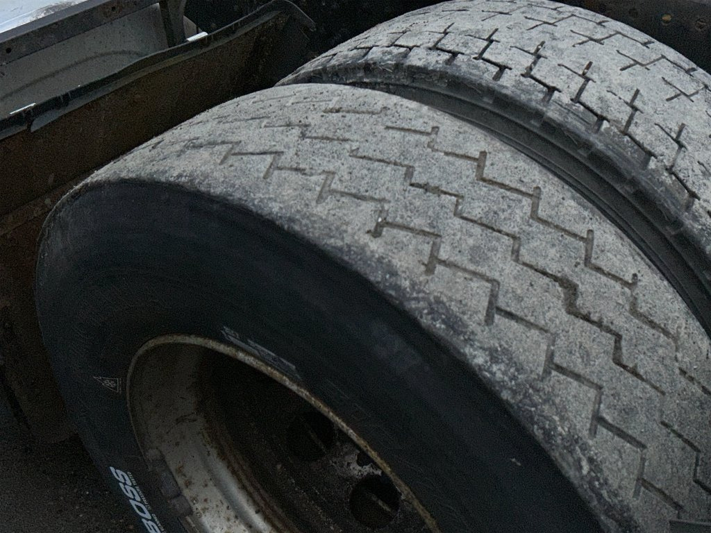 شاحنة VOLVO: صورة 41