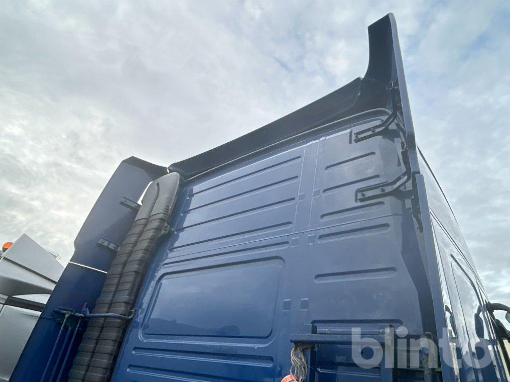 شاحنة VOLVO: صورة 28