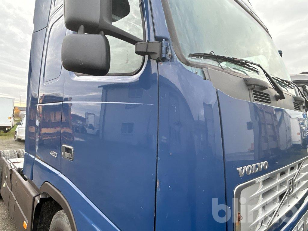 شاحنة VOLVO: صورة 18