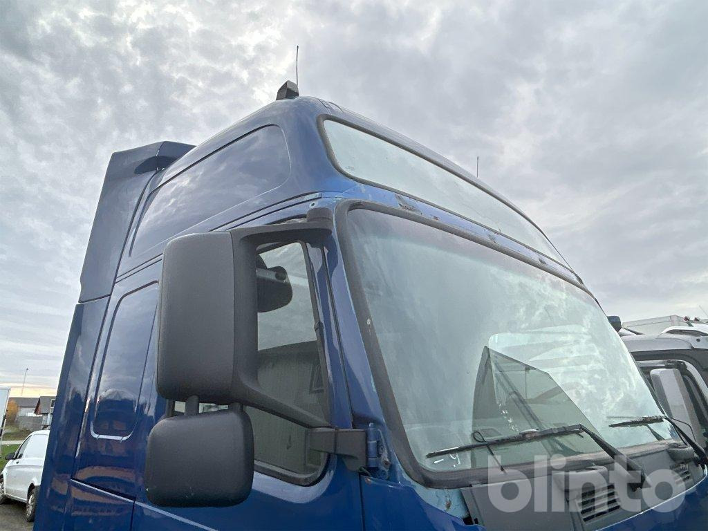 شاحنة VOLVO: صورة 16