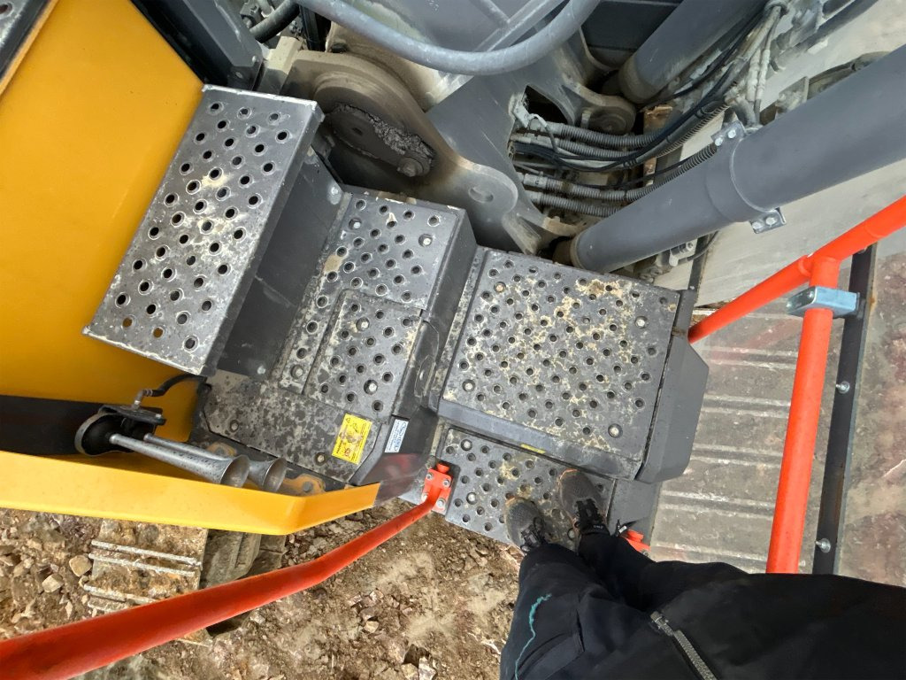 حفار زحاف Volvo EC300EL: صورة 50 حفار زحاف Volvo EC300EL: صورة 50