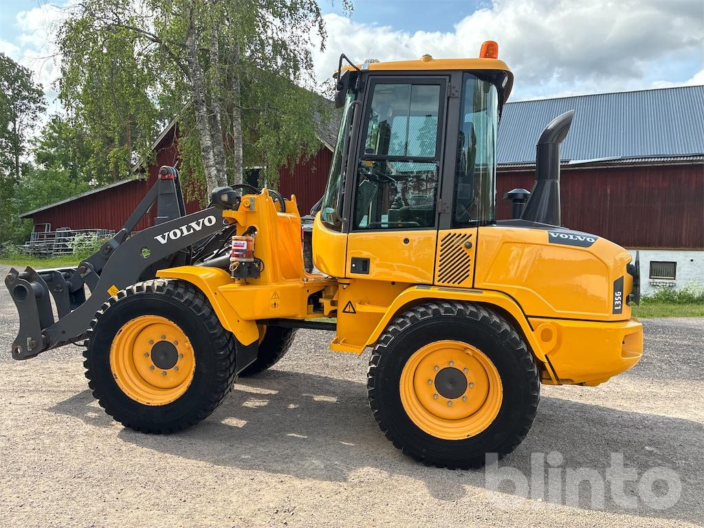 اللودر بعجل Volvo L35G: صورة 10