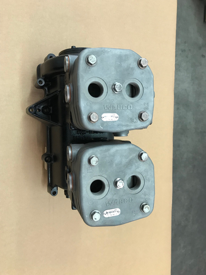 الضاغط COMPRESSORE ARIA BICILINDRICO RAFFREDDATO AD ACQUA - MAN 51541007190: صورة 6 الضاغط COMPRESSORE ARIA BICILINDRICO RAFFREDDATO AD ACQUA - MAN 51541007190: صورة 6