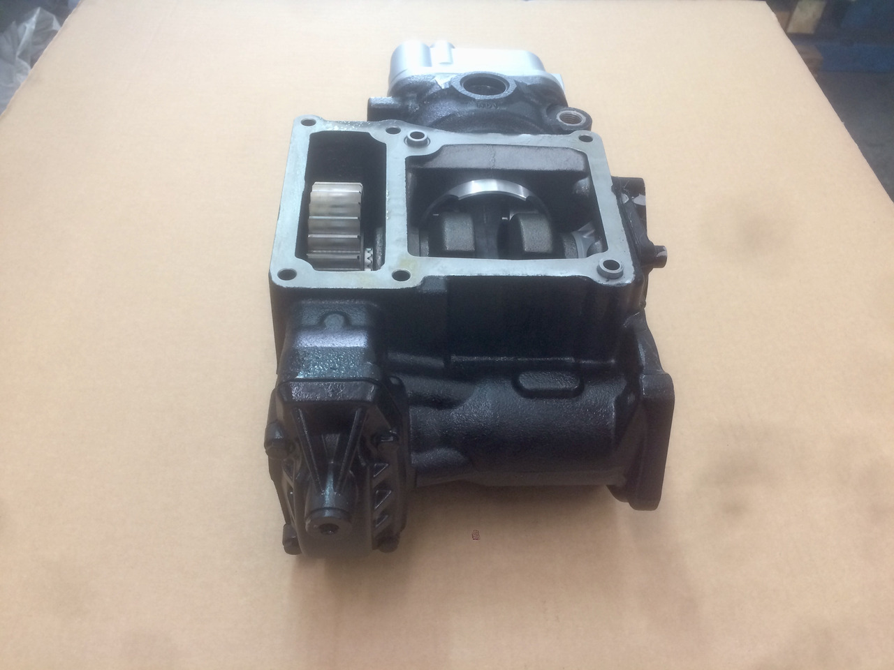 COMPRESSORE ARIA MONOCILINDRICO CON PRESA DI FORZA MAN / KNORR - الضاغط: صورة 3 COMPRESSORE ARIA MONOCILINDRICO CON PRESA DI FORZA MAN / KNORR - الضاغط: صورة 3
