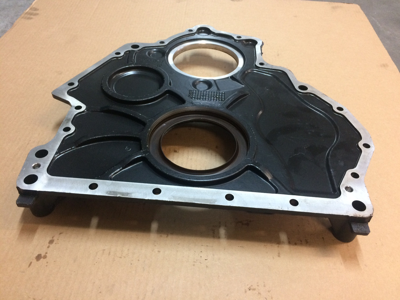 COPERCHIO BASAMENTO MAN 51015015025 - علبة المرافق - شاحنة: صورة 5 COPERCHIO BASAMENTO MAN 51015015025 - علبة المرافق - شاحنة: صورة 5