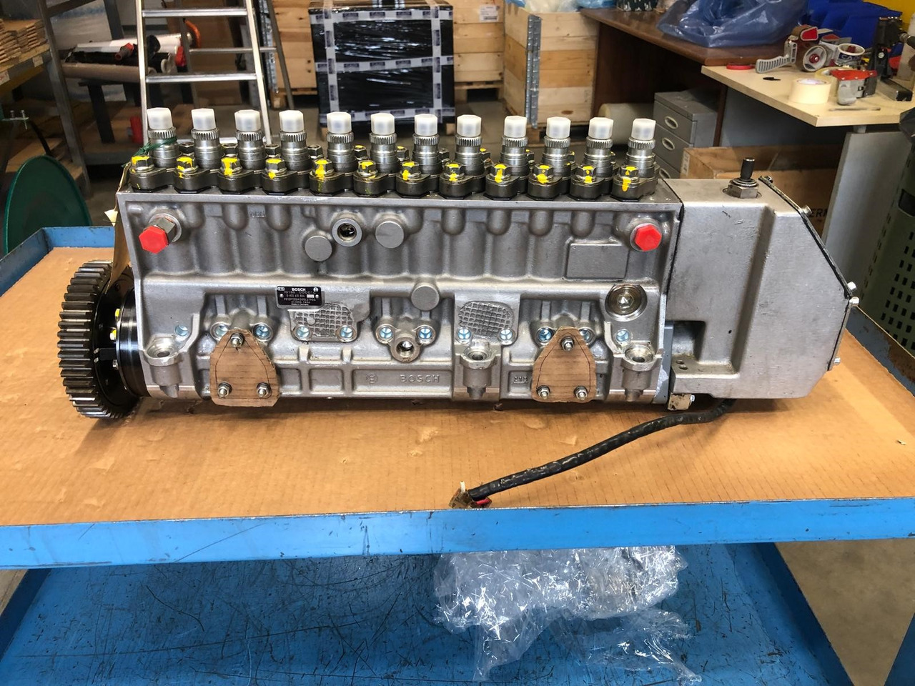 POMPA INIEZIONE MOTORE MAN D2842 - مضخة وقود: صورة 1 POMPA INIEZIONE MOTORE MAN D2842 - مضخة وقود: صورة 1