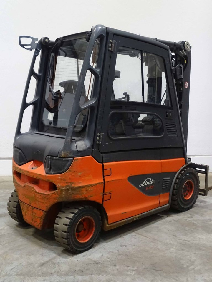 Linde E25-01 - رافعة شوكية كهربائية: صورة 2 Linde E25-01 - رافعة شوكية كهربائية: صورة 2
