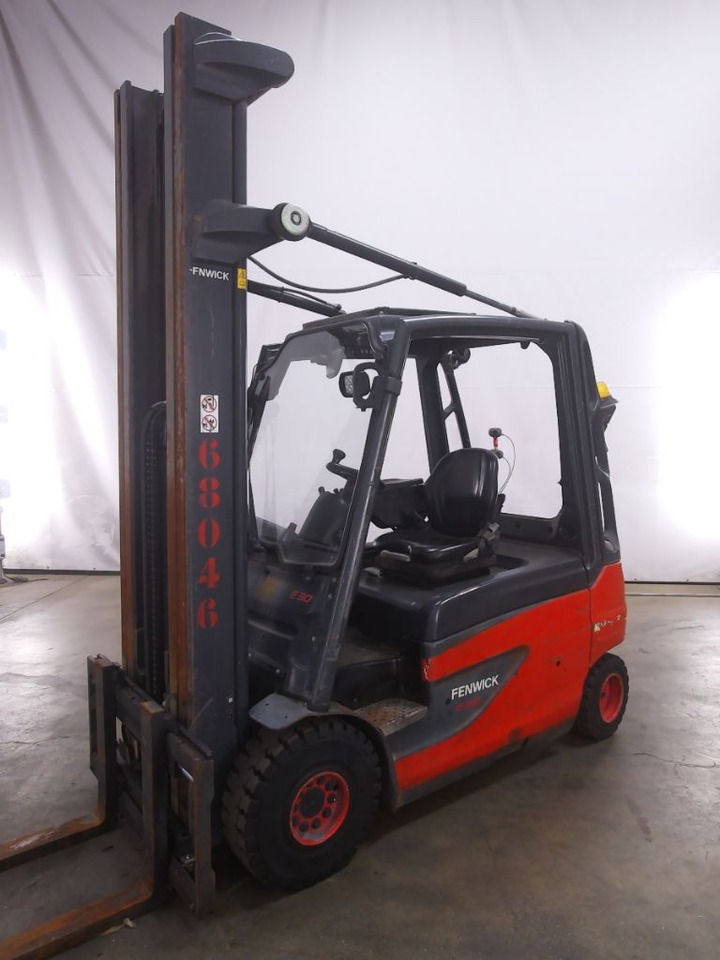 Linde E30L-01 - رافعة شوكية كهربائية: صورة 1 Linde E30L-01 - رافعة شوكية كهربائية: صورة 1