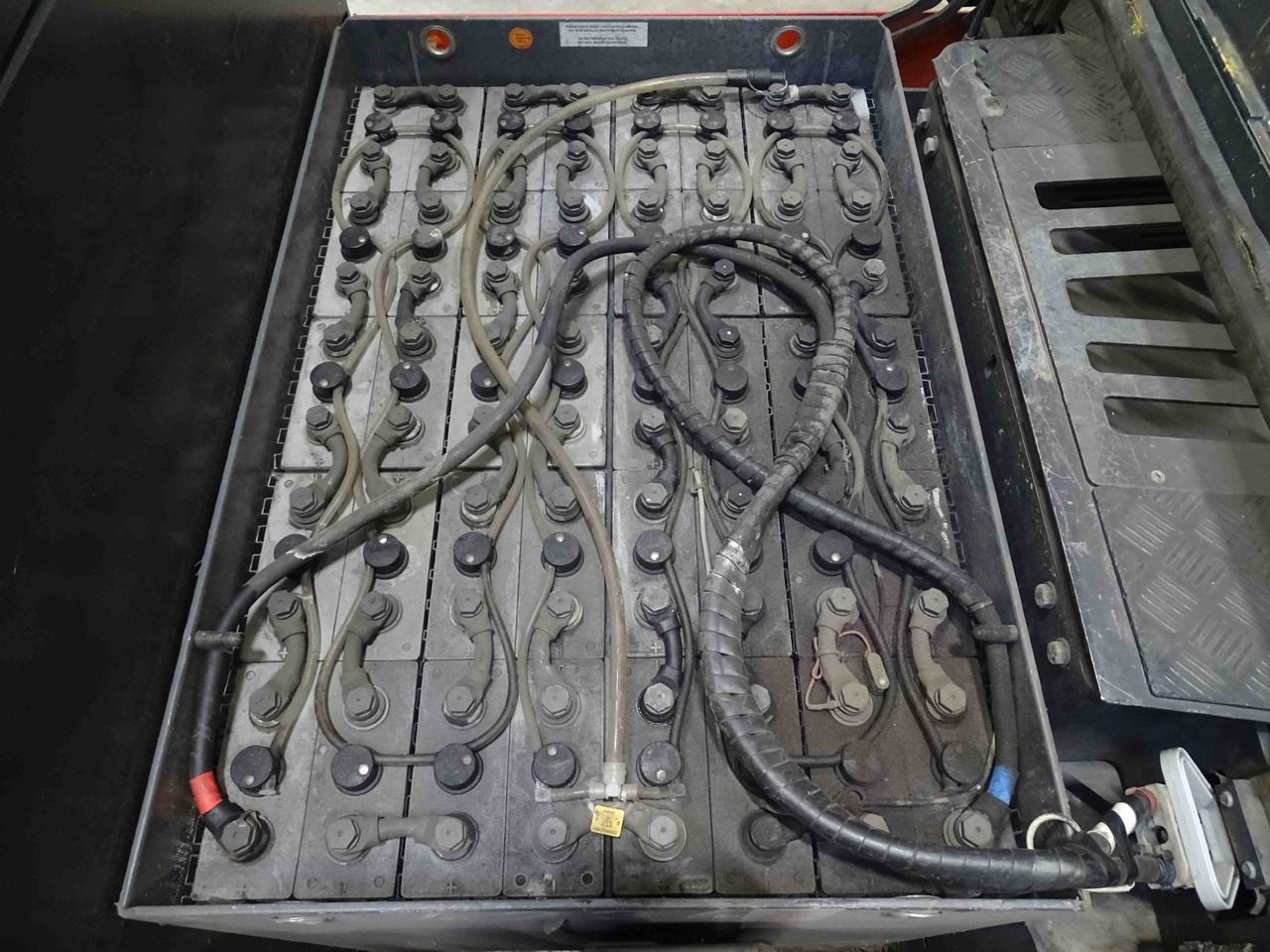 Linde P250 - جرار السحب الكهربائي: صورة 4 Linde P250 - جرار السحب الكهربائي: صورة 4