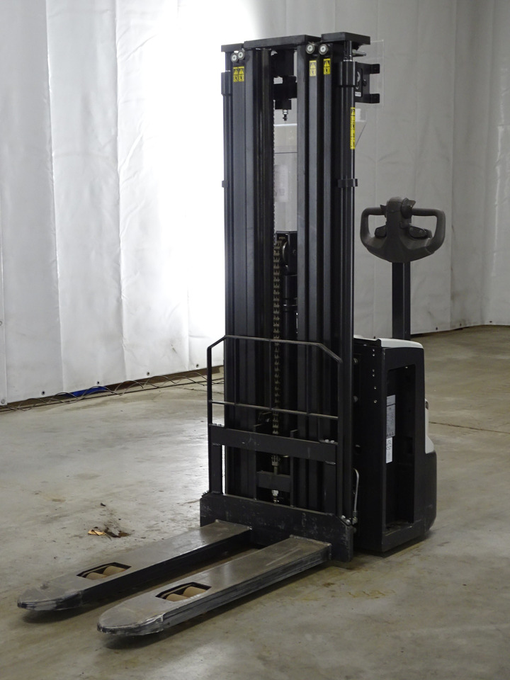 Mitsubishi SBP12N3 - آلة التكديس: صورة 1 Mitsubishi SBP12N3 - آلة التكديس: صورة 1