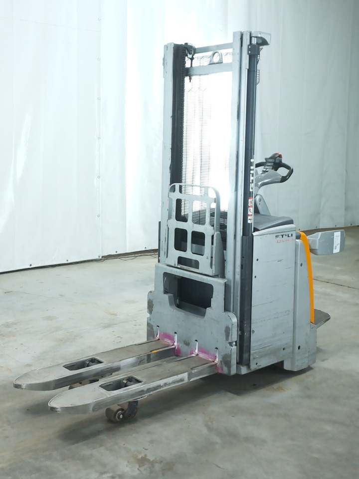 Still EXV-SF20I/570MM - آلة التكديس: صورة 1 Still EXV-SF20I/570MM - آلة التكديس: صورة 1