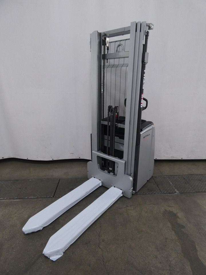 Still EXV16/BATT.NEU - آلة التكديس: صورة 1 Still EXV16/BATT.NEU - آلة التكديس: صورة 1