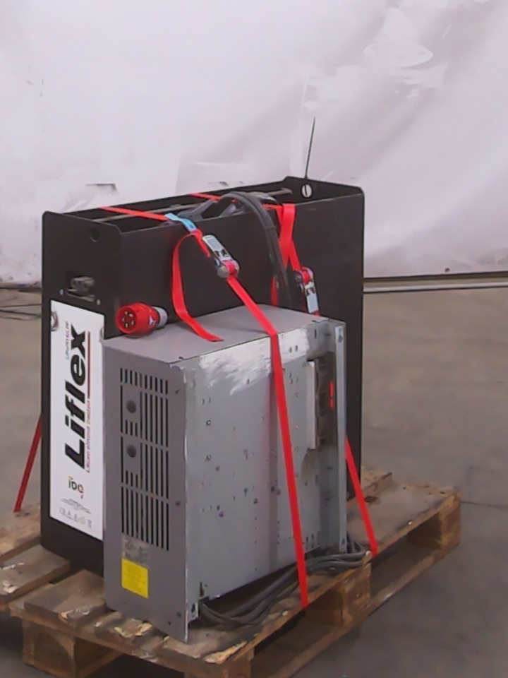 Weitere 24V240AH - آلات البناء: صورة 2 Weitere 24V240AH - آلات البناء: صورة 2