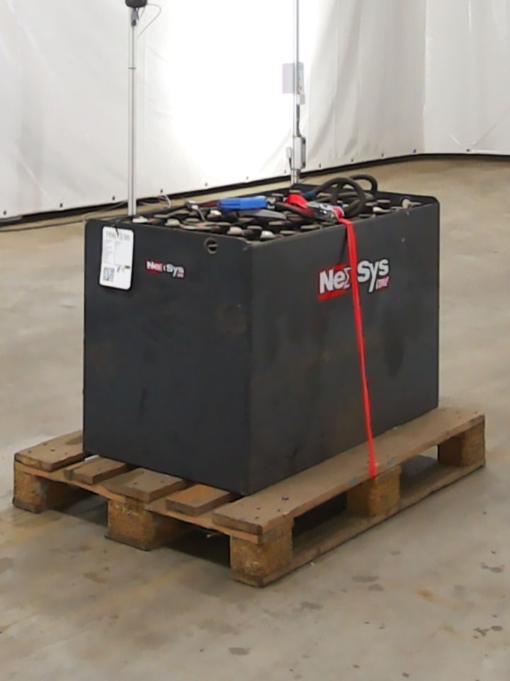 Weitere 48V625AH - بطارية - معدات المناولة: صورة 2 Weitere 48V625AH - بطارية - معدات المناولة: صورة 2