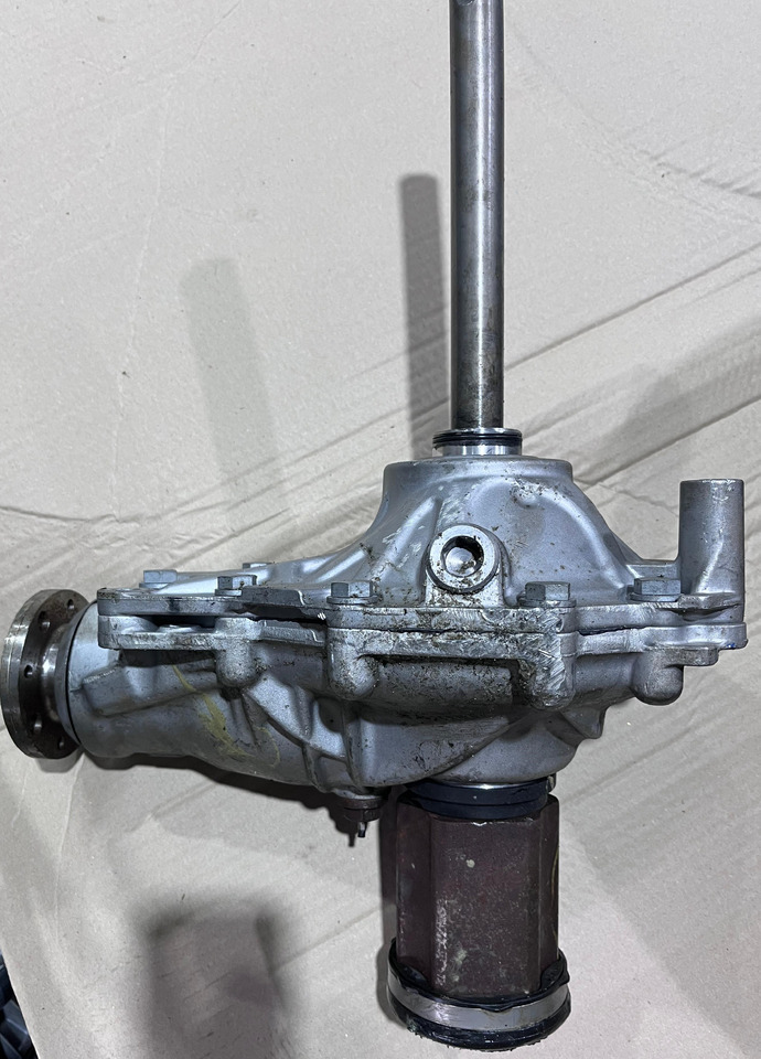 BMW 7558153 FRONT DIFFERENTIAL - علبة التروس و قطع الغيار - آليات: صورة 4 BMW 7558153 FRONT DIFFERENTIAL - علبة التروس و قطع الغيار - آليات: صورة 4