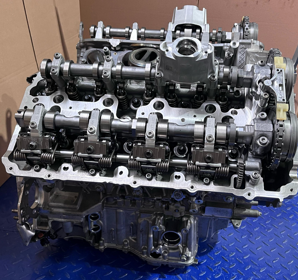 BMW Motor S63B44B Euro 6 - محرك: صورة 4 BMW Motor S63B44B Euro 6 - محرك: صورة 4