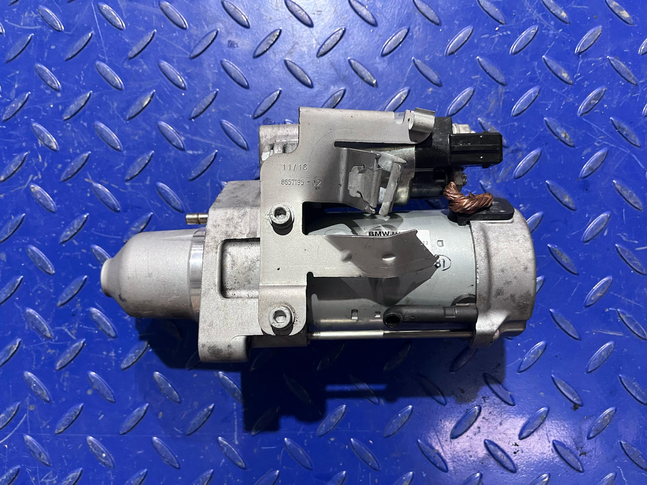 DENSO BMW Starter 8657337 M5 F90 M8 F91 F92 S63M G05 M50IX G14 M850IX - ستارتر كهرباء: صورة 1 DENSO BMW Starter 8657337 M5 F90 M8 F91 F92 S63M G05 M50IX G14 M850IX - ستارتر كهرباء: صورة 1