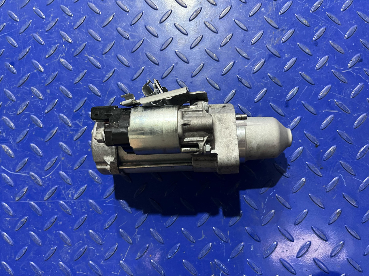 DENSO BMW Starter 8657337 M5 F90 M8 F91 F92 S63M G05 M50IX G14 M850IX - ستارتر كهرباء: صورة 3 DENSO BMW Starter 8657337 M5 F90 M8 F91 F92 S63M G05 M50IX G14 M850IX - ستارتر كهرباء: صورة 3