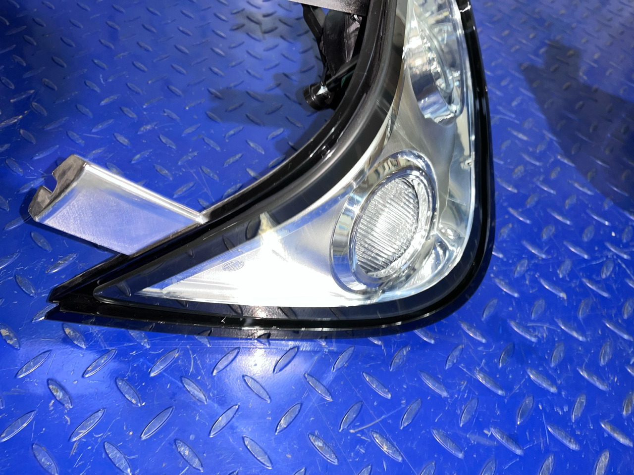 HELLA Headlight Set 1KE996 600-05 / 06 - مصابيح أضواء السيارة الأمامية: صورة 3 HELLA Headlight Set 1KE996 600-05 / 06 - مصابيح أضواء السيارة الأمامية: صورة 3