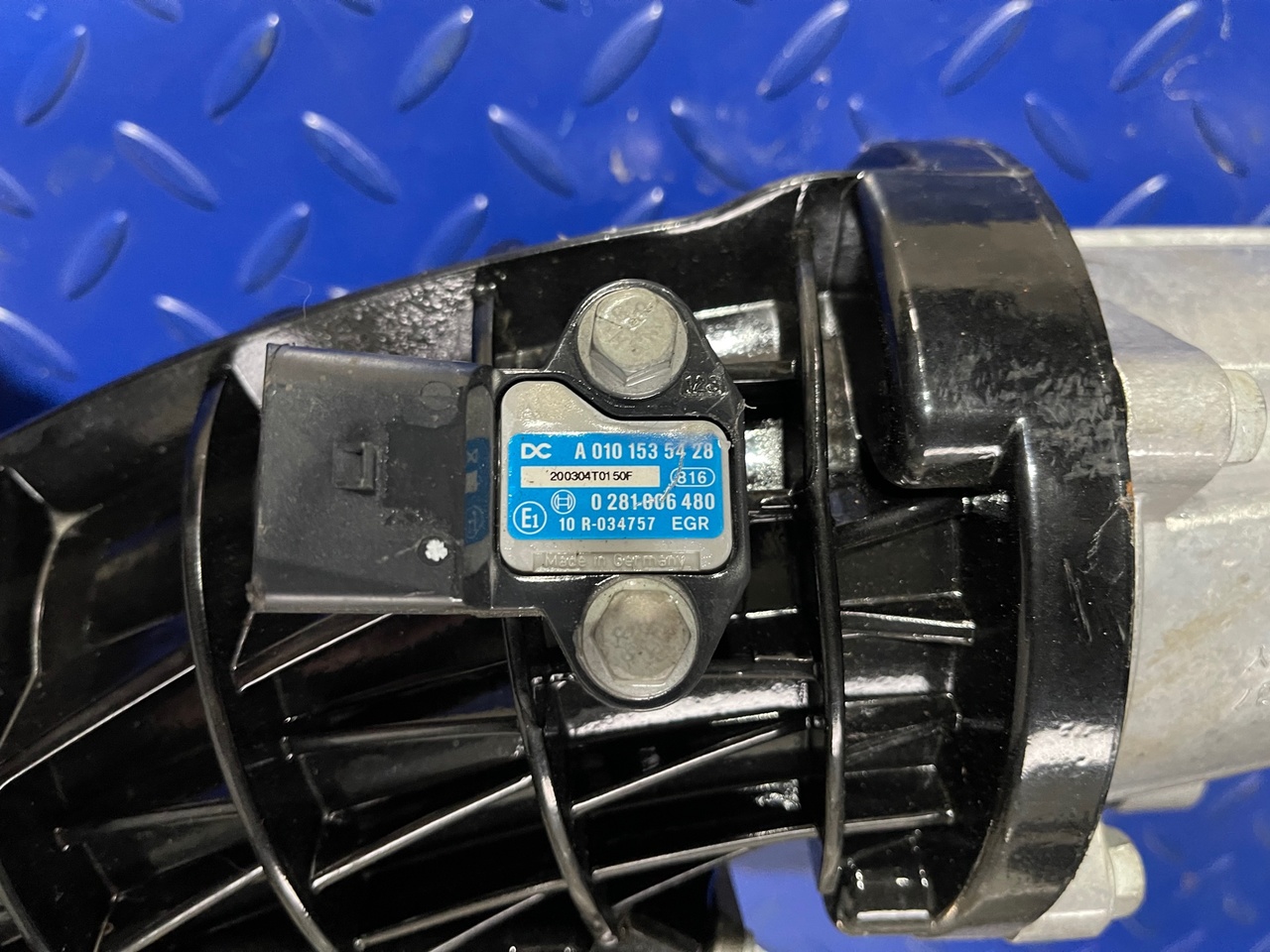 Mercedes-Benz EURO 6 Pressure Sensor A0101535428 - نظام سحب الهواء: صورة 2 Mercedes-Benz EURO 6 Pressure Sensor A0101535428 - نظام سحب الهواء: صورة 2