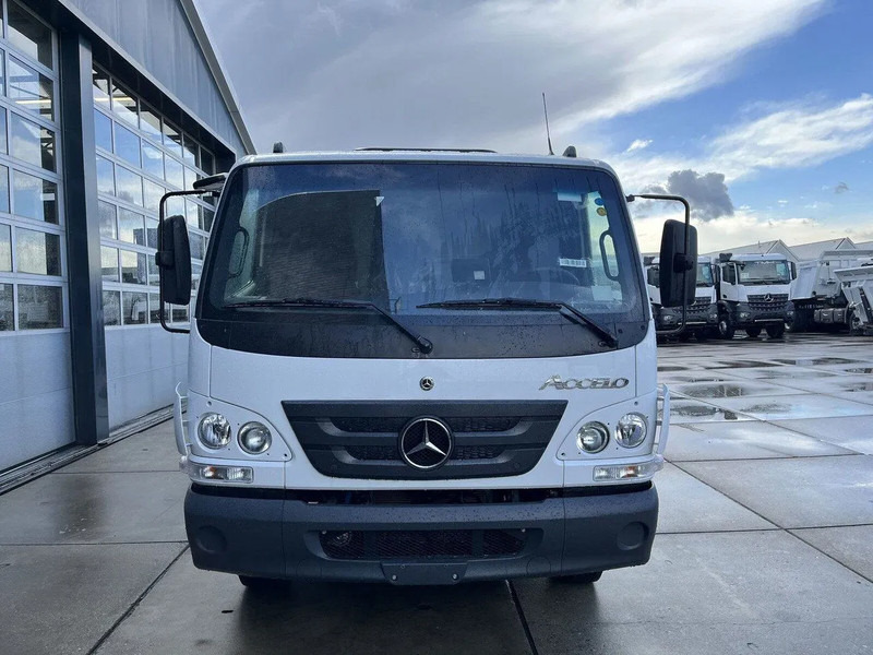 Mercedes-Benz Accelo 815 4x2 Garbage Compactor (2 units) Accelo 815 4x2 Garbage Compactor (2 units) - شاحنة النفايات: صورة 4 Mercedes-Benz Accelo 815 4x2 Garbage Compactor (2 units) Accelo 815 4x2 Garbage Compactor (2 units) - شاحنة النفايات: صورة 4