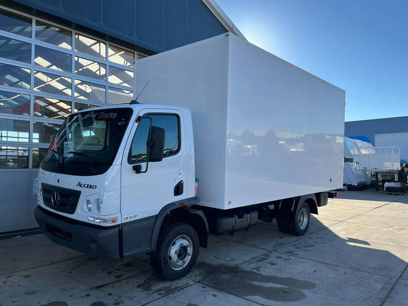 Mercedes-Benz Accelo 915 4x2 Closed Cargo Truck - شاحنة مقفلة: صورة 1 Mercedes-Benz Accelo 915 4x2 Closed Cargo Truck - شاحنة مقفلة: صورة 1