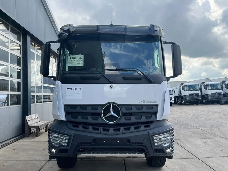 Mercedes-Benz Arocs 3340 6x6 Water Tank Truck - شاحنة صهريج: صورة 5 Mercedes-Benz Arocs 3340 6x6 Water Tank Truck - شاحنة صهريج: صورة 5