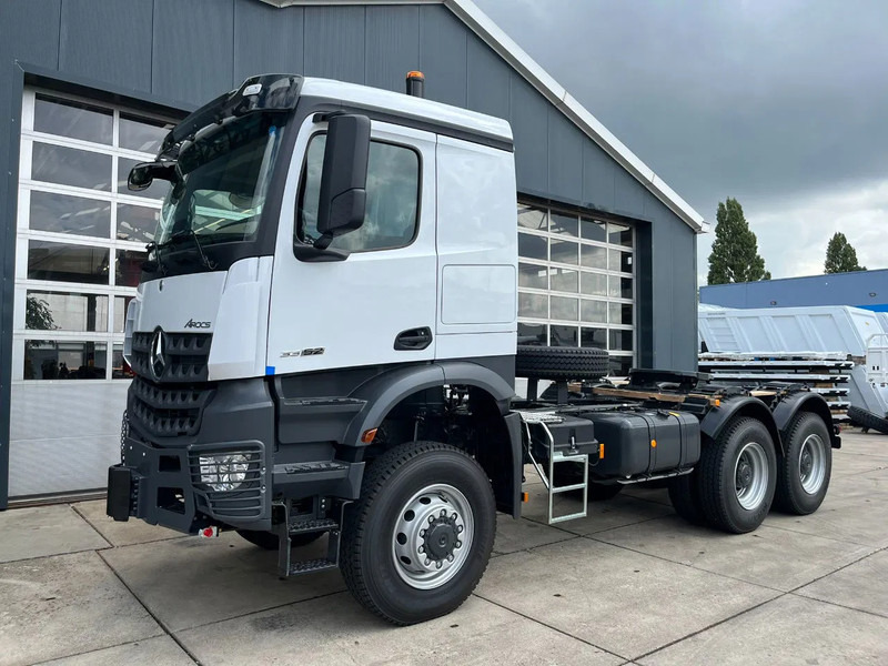 Mercedes-Benz Arocs 4058 AS 6x6 Tractor Head 180T Push Pull EURO-5 - وحدة جر: صورة 1 Mercedes-Benz Arocs 4058 AS 6x6 Tractor Head 180T Push Pull EURO-5 - وحدة جر: صورة 1