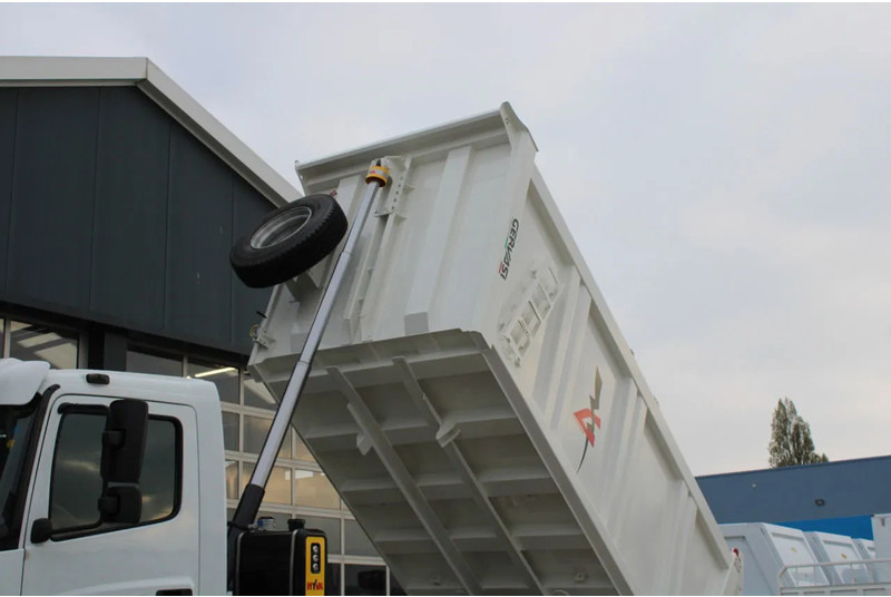 Mercedes-Benz Axor 3344 K 6x4 Tipper Truck Mercedes-Benz Axor 3344 K 6x4 Tipper Truck: صورة 10 Mercedes-Benz Axor 3344 K 6x4 Tipper Truck Mercedes-Benz Axor 3344 K 6x4 Tipper Truck: صورة 10