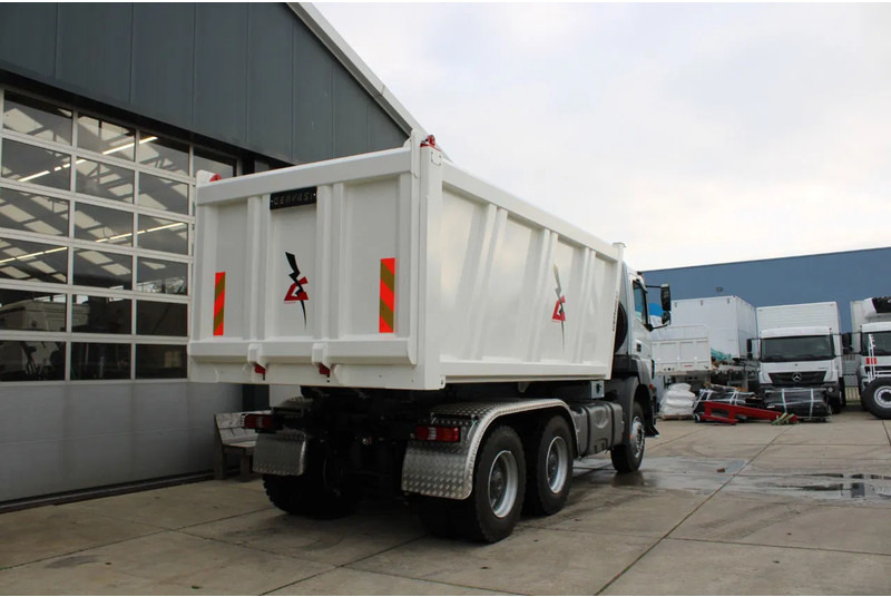 Mercedes-Benz Axor 3344 K 6x4 Tipper Truck - شاحنة قلاب: صورة 4 Mercedes-Benz Axor 3344 K 6x4 Tipper Truck - شاحنة قلاب: صورة 4