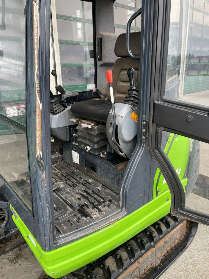 Kubota KX61-3 - حفارة مُصَّغرة: صورة 4 Kubota KX61-3 - حفارة مُصَّغرة: صورة 4
