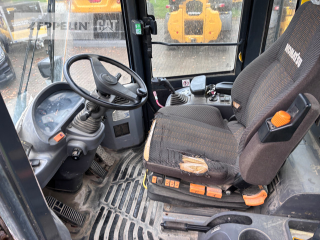 اللودر بعجل Komatsu WA250: صورة 12