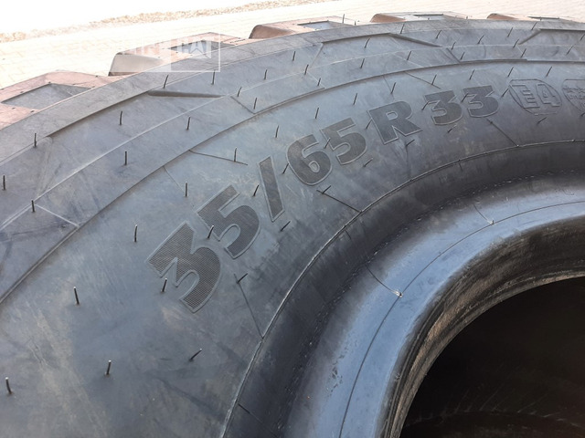 Michelin 1 x Reifen 36/65R33 - إطارات - آلات البناء: صورة 3 Michelin 1 x Reifen 36/65R33 - إطارات - آلات البناء: صورة 3