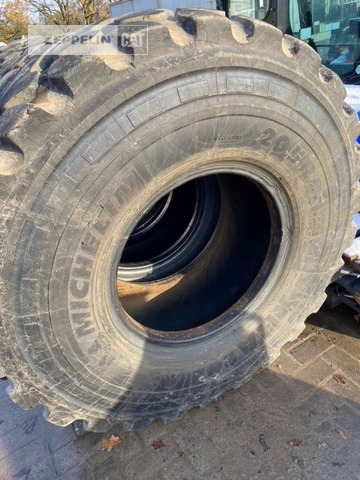 Michelin 4x 20.5R25XHA - إطارات - آلات البناء: صورة 2 Michelin 4x 20.5R25XHA - إطارات - آلات البناء: صورة 2
