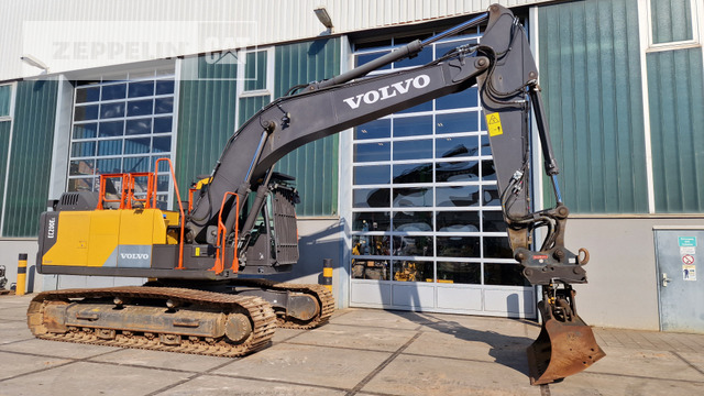 Volvo EC200E - حفار زحاف: صورة 3 Volvo EC200E - حفار زحاف: صورة 3