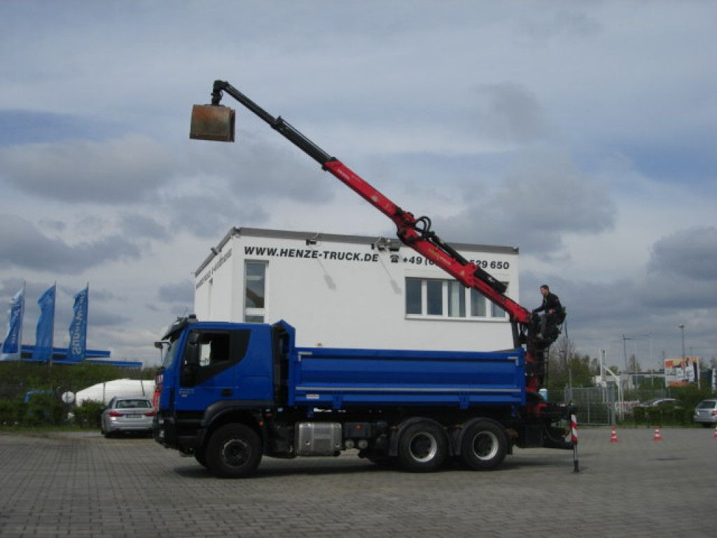 Iveco TRACKER 260T50 6x4 3-Achs Kipper Heckkran Espilo - شاحنة كرين: صورة 1 Iveco TRACKER 260T50 6x4 3-Achs Kipper Heckkran Espilo - شاحنة كرين: صورة 1