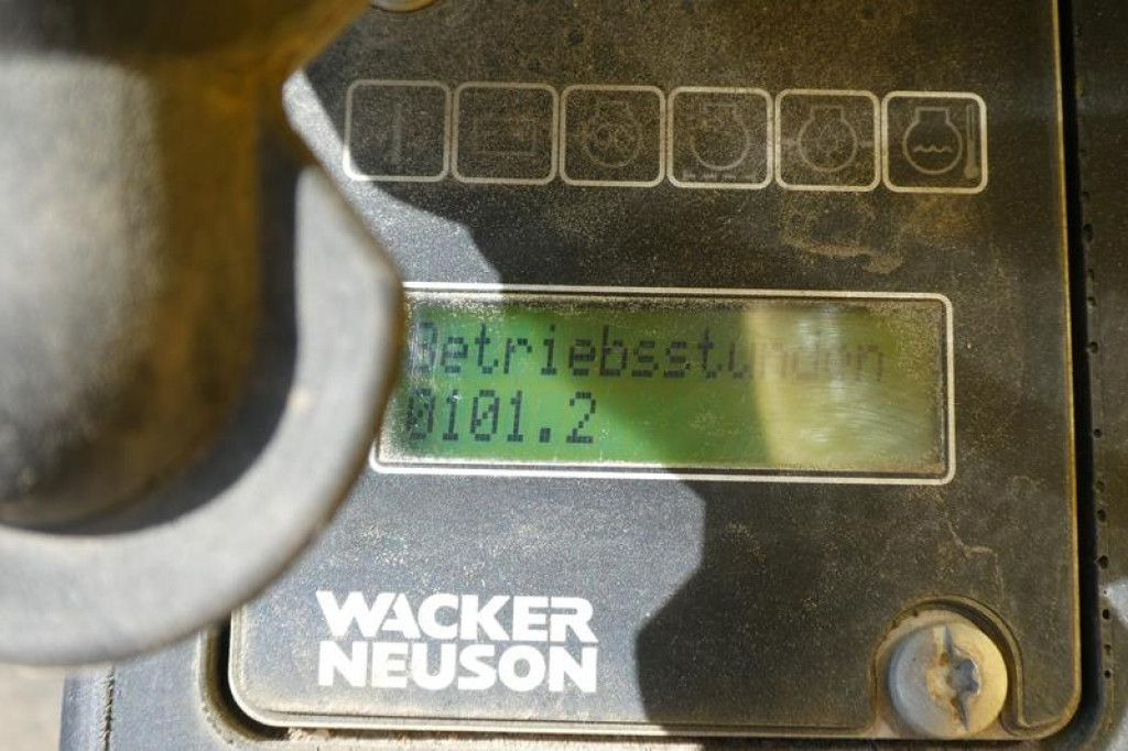لوحة اهتزازية Wacker Rüttelplatte DPU 110rLem970 Baumaschine inkl. Fe: صورة 9