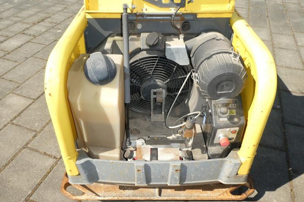 لوحة اهتزازية Wacker Rüttelplatte DPU 110rLem970 Baumaschine inkl. Fe: صورة 8