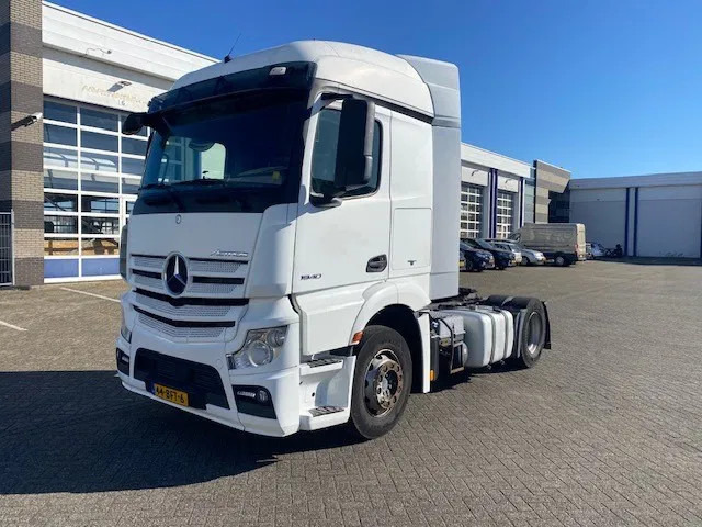 Mercedes-Benz Actros 1840 stream space cabine met spoilers fenders en zonneklep, apk gekeurd. - وحدة جر: صورة 1 Mercedes-Benz Actros 1840 stream space cabine met spoilers fenders en zonneklep, apk gekeurd. - وحدة جر: صورة 1