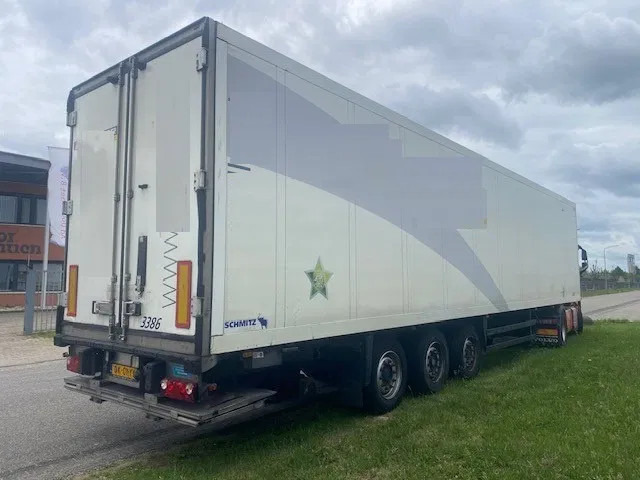 Schmitz Cargobull sko koelvries met carrier vector motor, saf assen disc brakes, 2 x lift , tuv gultig - نصف مقطورة مُبرِّدة: صورة 2 Schmitz Cargobull sko koelvries met carrier vector motor, saf assen disc brakes, 2 x lift , tuv gultig - نصف مقطورة مُبرِّدة: صورة 2
