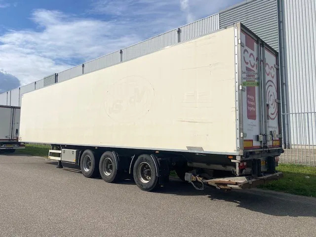 Van Eck koelvries 3 asser stuuras,met carrier vector koelmotor, apk gekeurd - نصف مقطورة مُبرِّدة: صورة 2 Van Eck koelvries 3 asser stuuras,met carrier vector koelmotor, apk gekeurd - نصف مقطورة مُبرِّدة: صورة 2