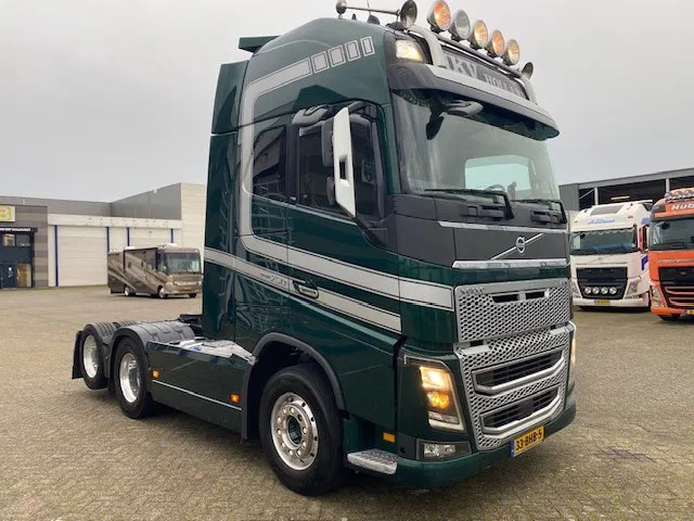 Volvo FH 16 6x2 sleepas trekker ,DL ,750 pk, XL cabine , schuifschotel . - وحدة جر: صورة 2 Volvo FH 16 6x2 sleepas trekker ,DL ,750 pk, XL cabine , schuifschotel . - وحدة جر: صورة 2