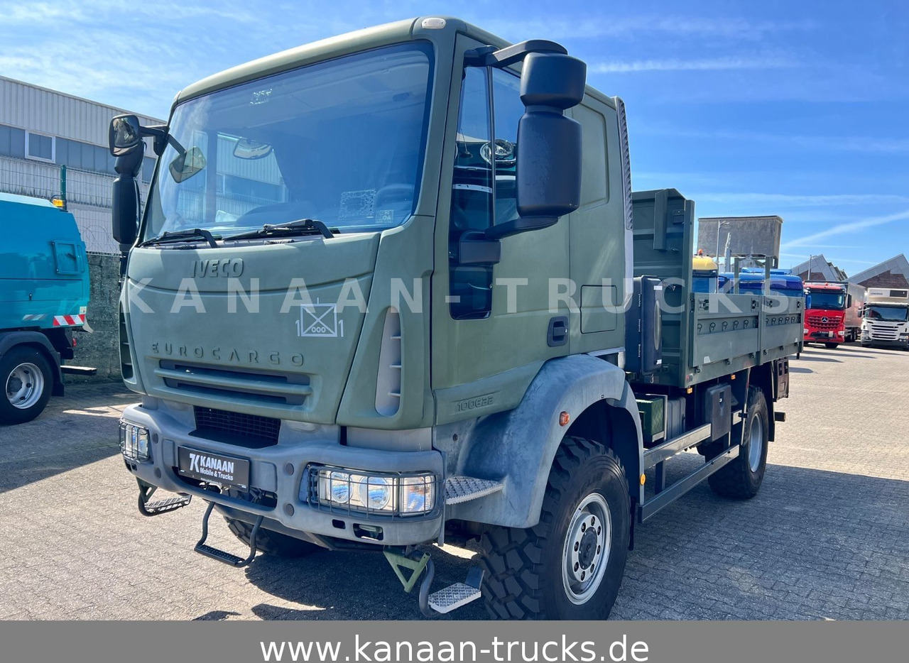 Iveco ML100E22WM-BW 4x4 Miltär Camper Exped 19 TKm - شاحنات مسطحة: صورة 4 Iveco ML100E22WM-BW 4x4 Miltär Camper Exped 19 TKm - شاحنات مسطحة: صورة 4