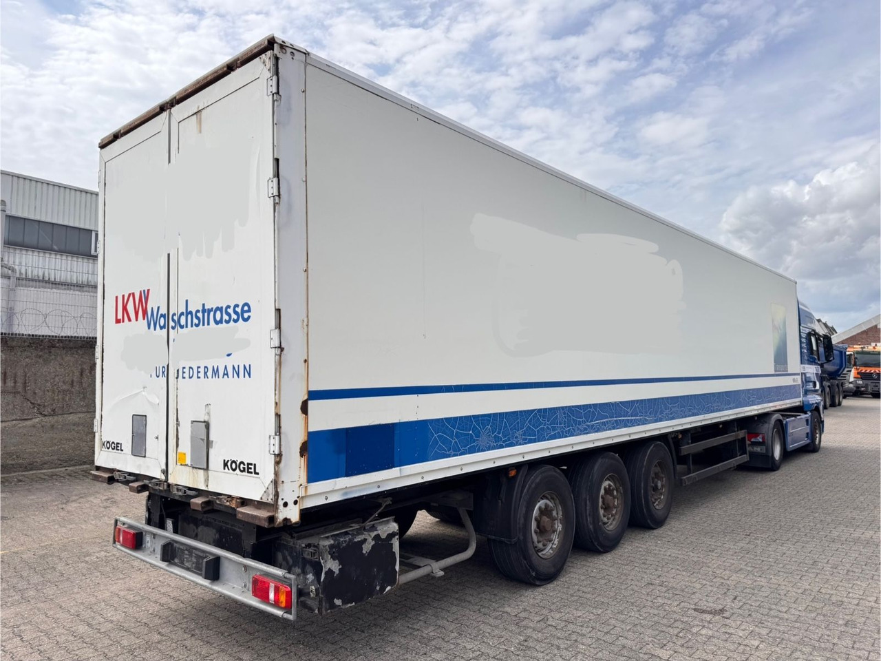 Kögel SPKH 24 Koffer 3-Achser - نصف مقطورة صندوق مغلق: صورة 4 Kögel SPKH 24 Koffer 3-Achser - نصف مقطورة صندوق مغلق: صورة 4