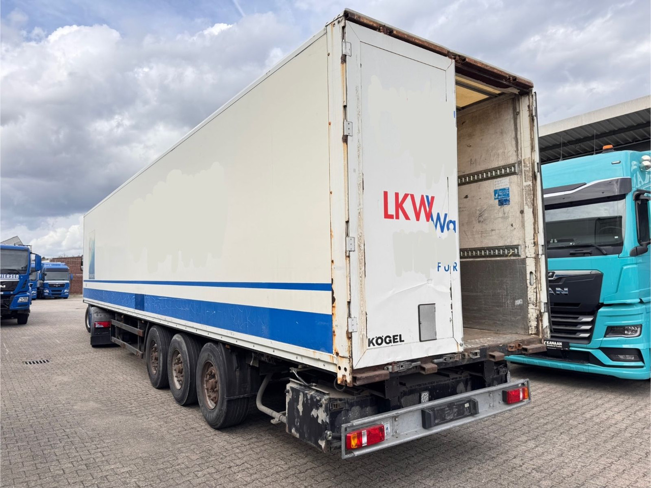 Kögel SPKH 24 Koffer 3-Achser - نصف مقطورة صندوق مغلق: صورة 2 Kögel SPKH 24 Koffer 3-Achser - نصف مقطورة صندوق مغلق: صورة 2