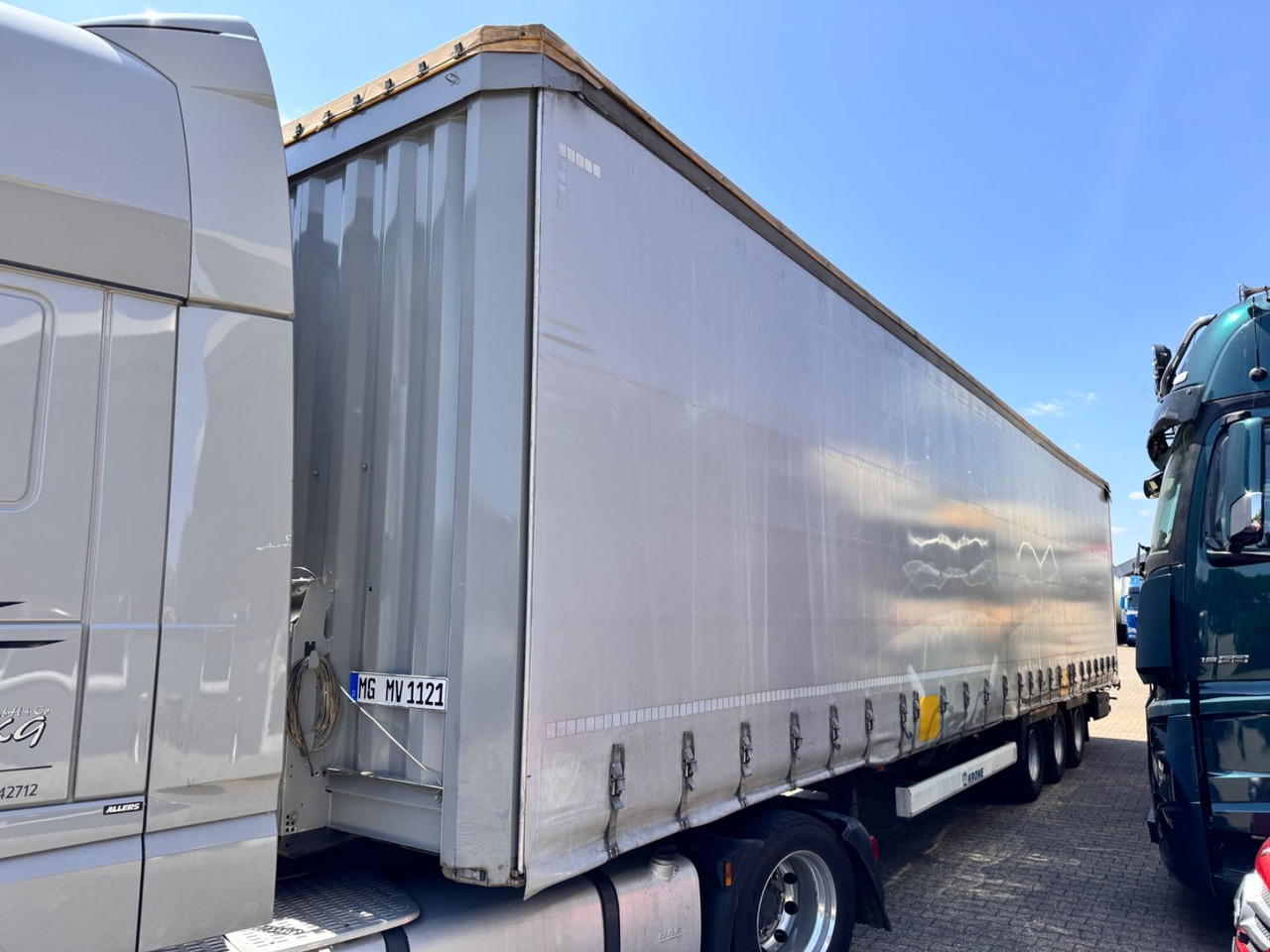 Krone SD Curtainsider MEGA Jumbo XL Zert Getränke etc - نصف مقطورة ستارة: صورة 4 Krone SD Curtainsider MEGA Jumbo XL Zert Getränke etc - نصف مقطورة ستارة: صورة 4