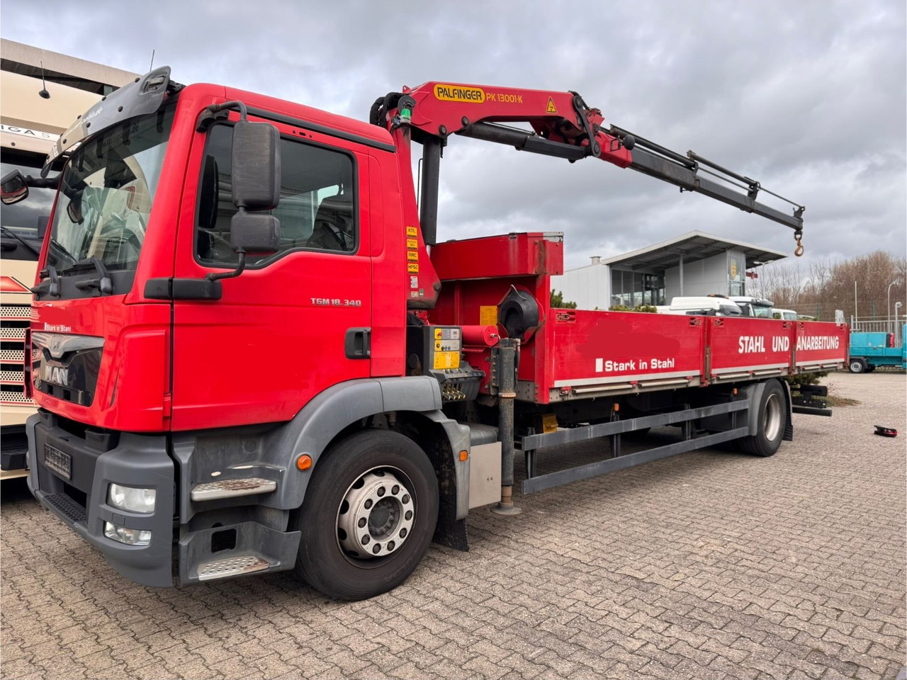 MAN TGM 18.340 Langmaterial Palfinger PK13001K Funk - شاحنة كرين: صورة 1 MAN TGM 18.340 Langmaterial Palfinger PK13001K Funk - شاحنة كرين: صورة 1
